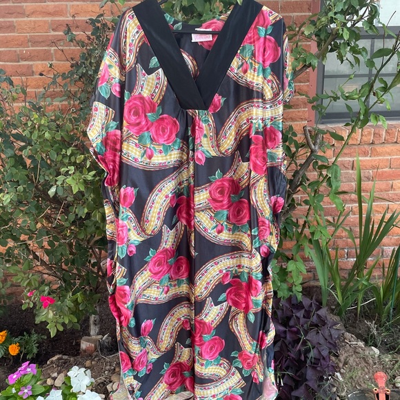 Featherbed • Vtg • 1960’s • Floral • Satin • Black/Red • Large •Kaftan Nightgown